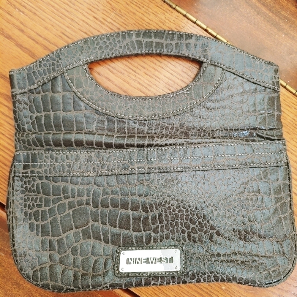 𝅺nine West Small Bucket/Clutch Bag